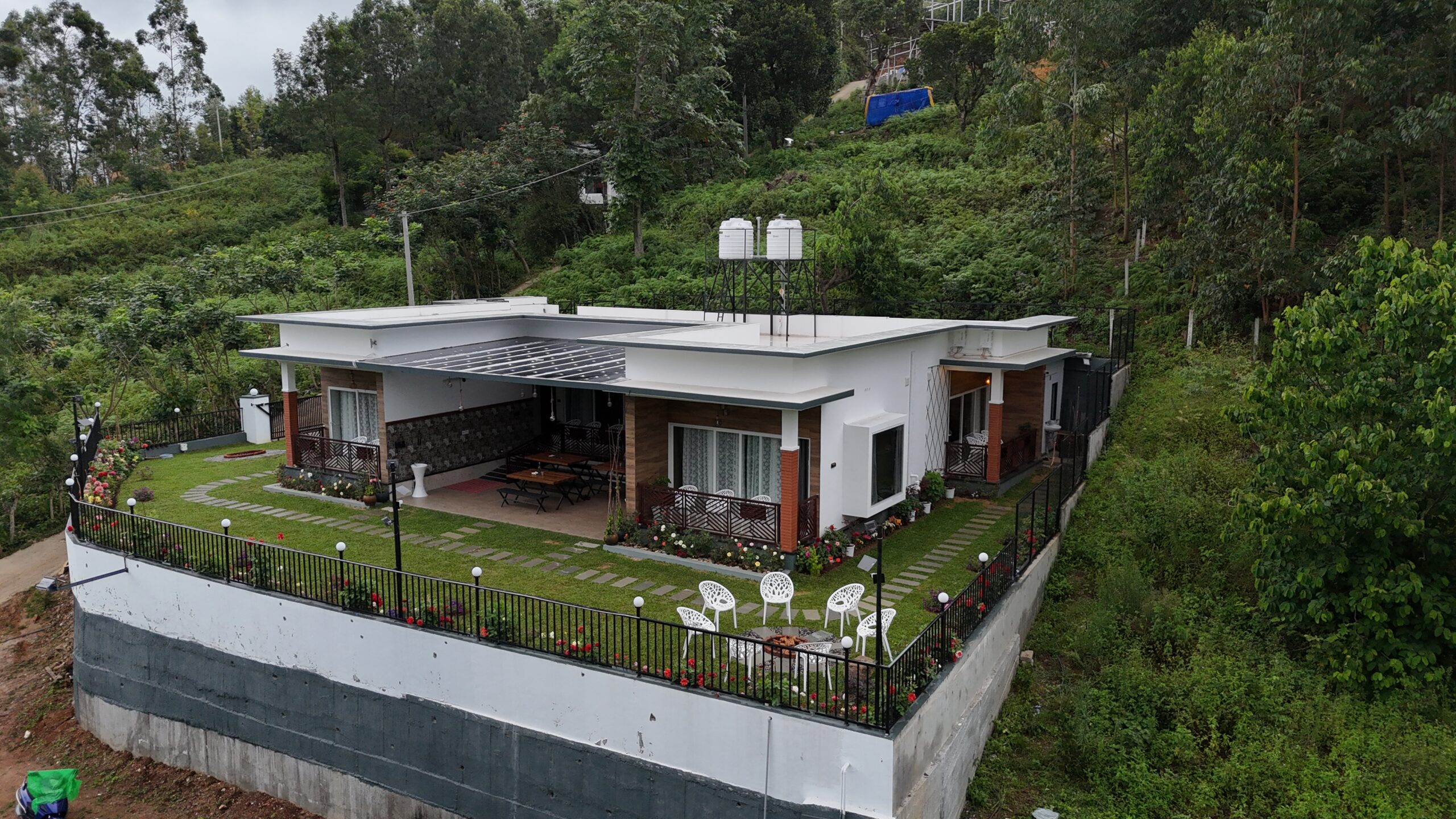 Banbury Bungalow logo – Luxury Homestay in Kanthalloor, Idukki