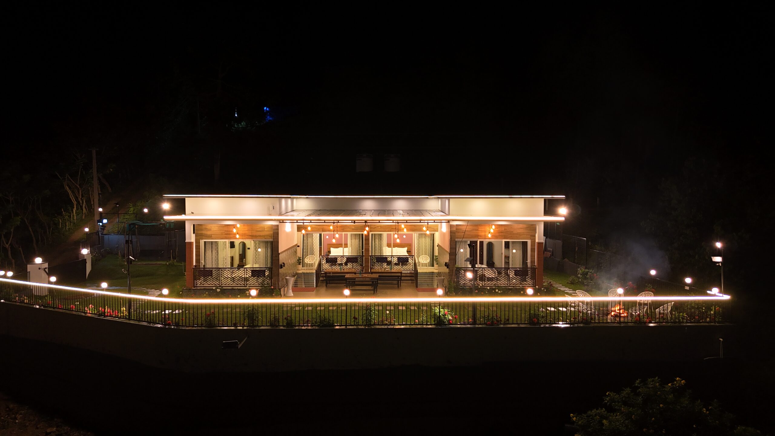 Banbury Bungalow logo – Luxury Homestay in Kanthalloor, Idukki