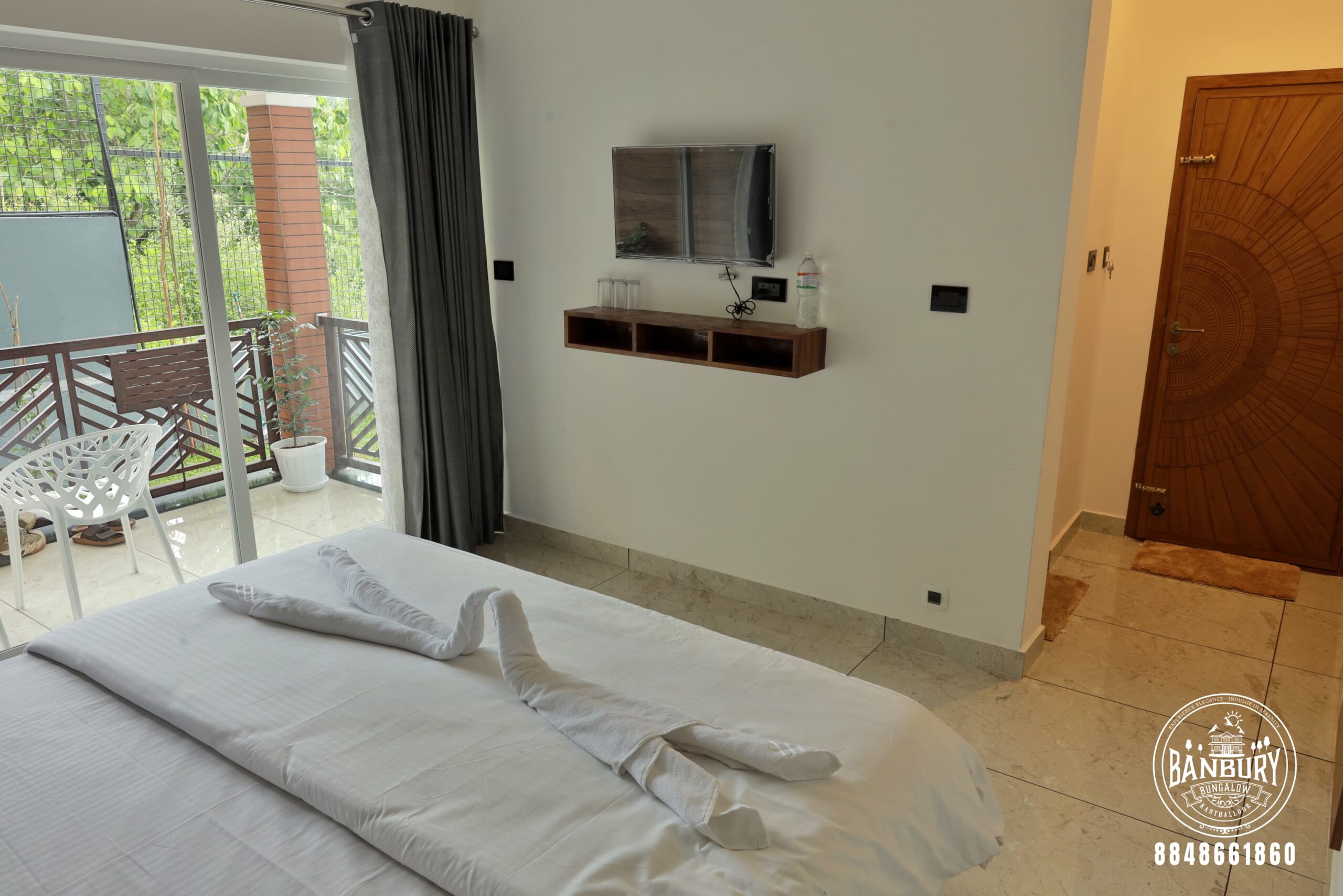 Banbury Bungalow logo – Luxury Homestay in Kanthalloor, Idukki