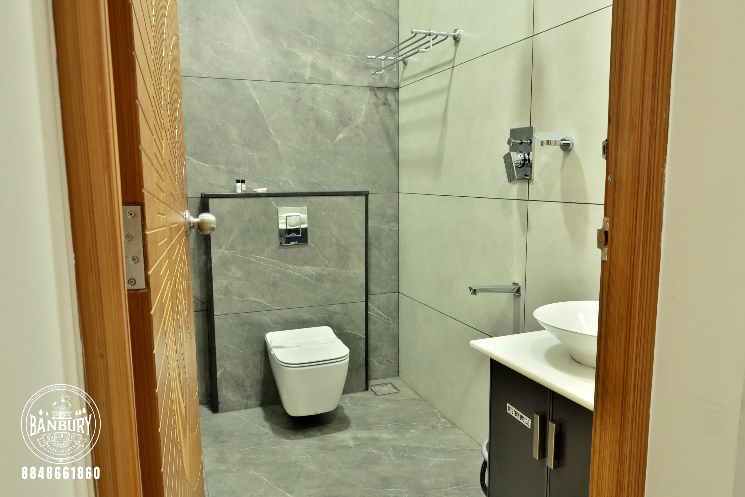 Banbury Bungalow logo – Luxury Homestay in Kanthalloor, Idukki