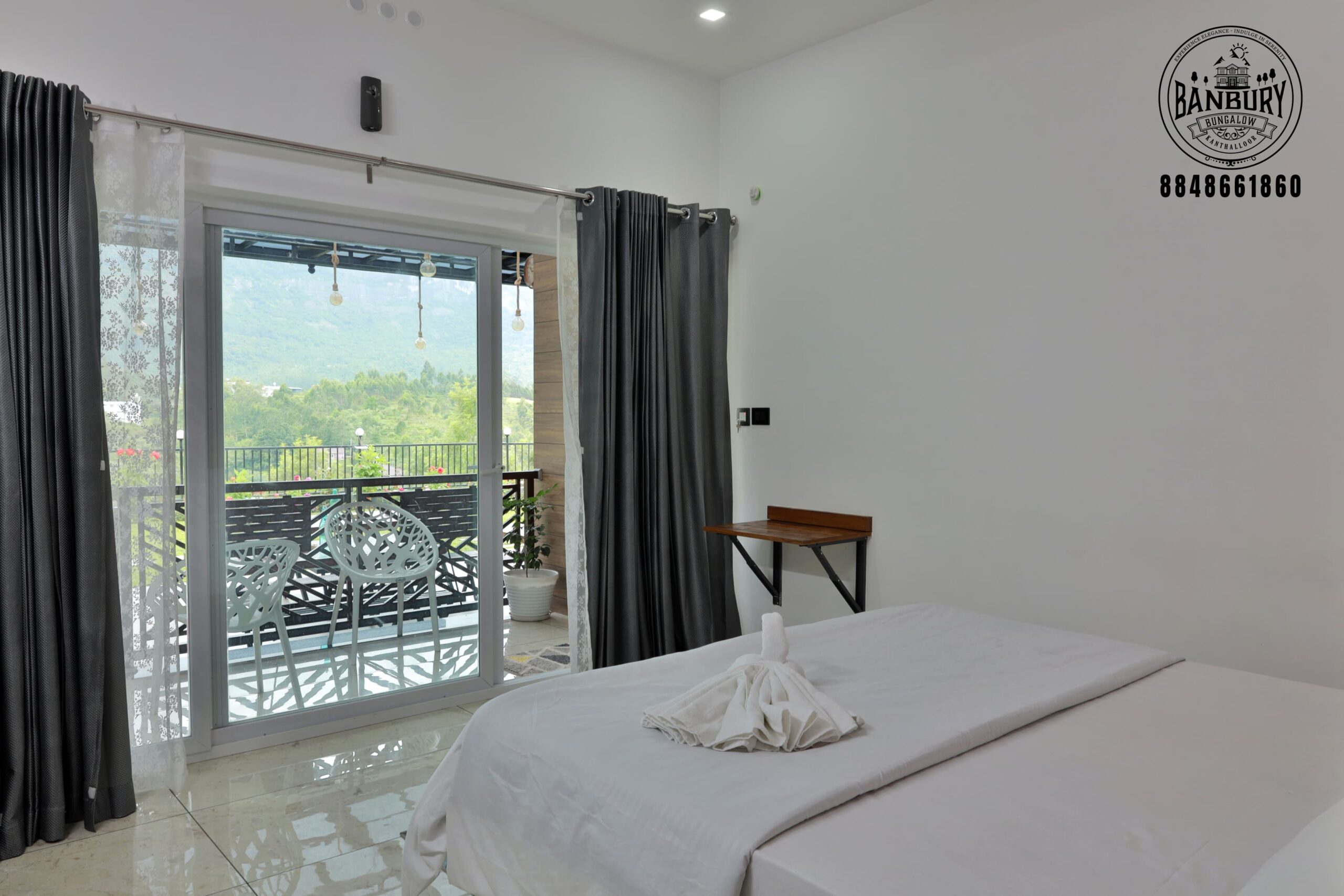 Banbury Bungalow logo – Luxury Homestay in Kanthalloor, Idukki