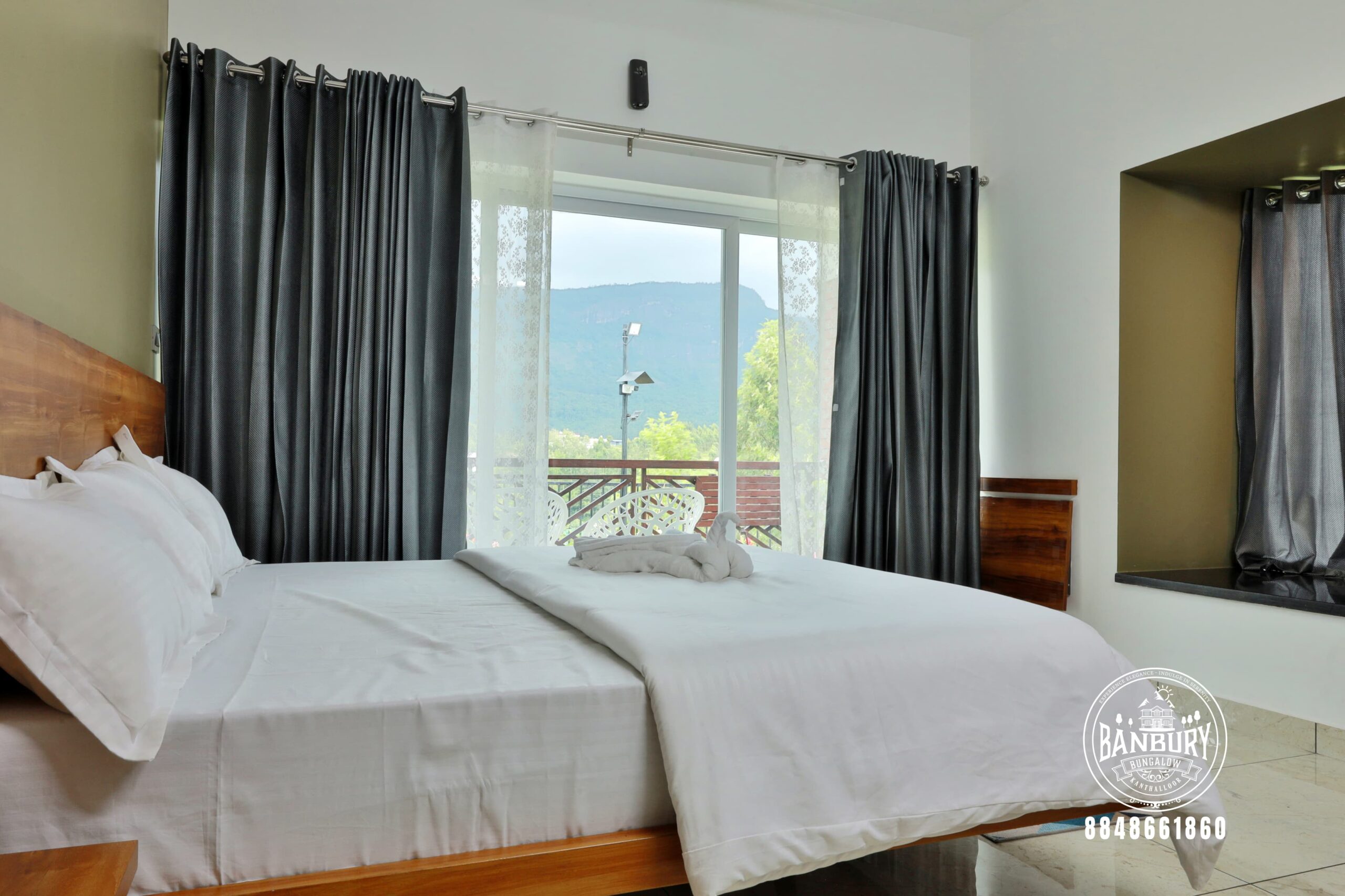 Banbury Bungalow logo – Luxury Homestay in Kanthalloor, Idukki