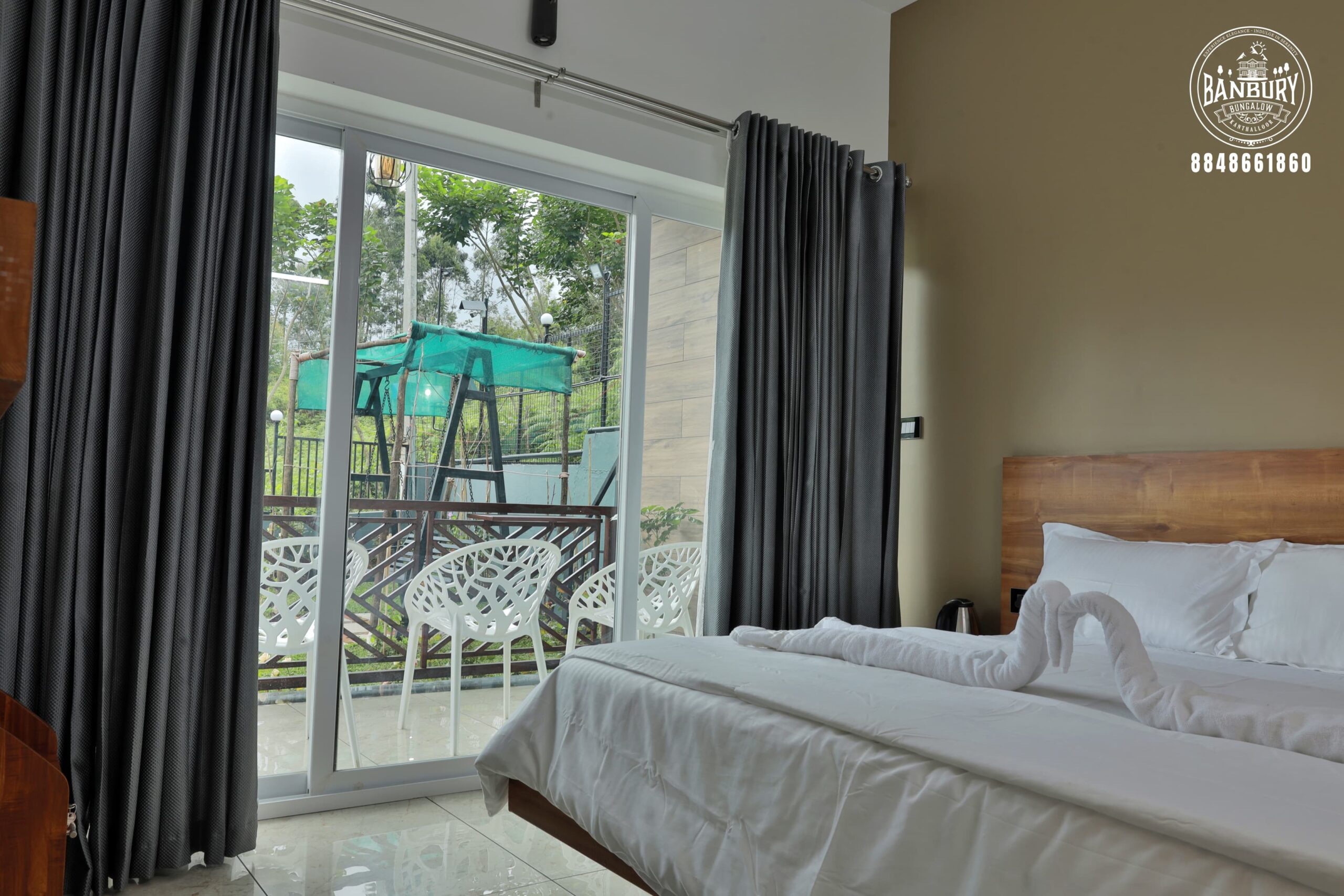 Banbury Bungalow logo – Luxury Homestay in Kanthalloor, Idukki